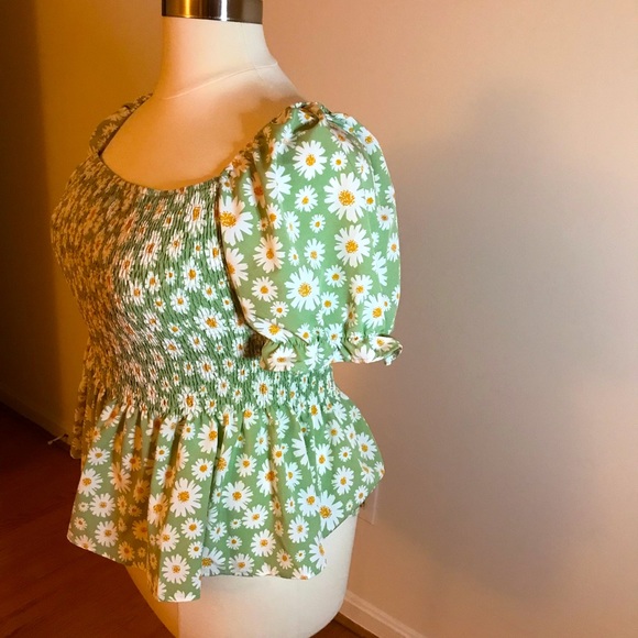 SHEIN 4X Shirred Green Flowered Top - Picture 5 of 7